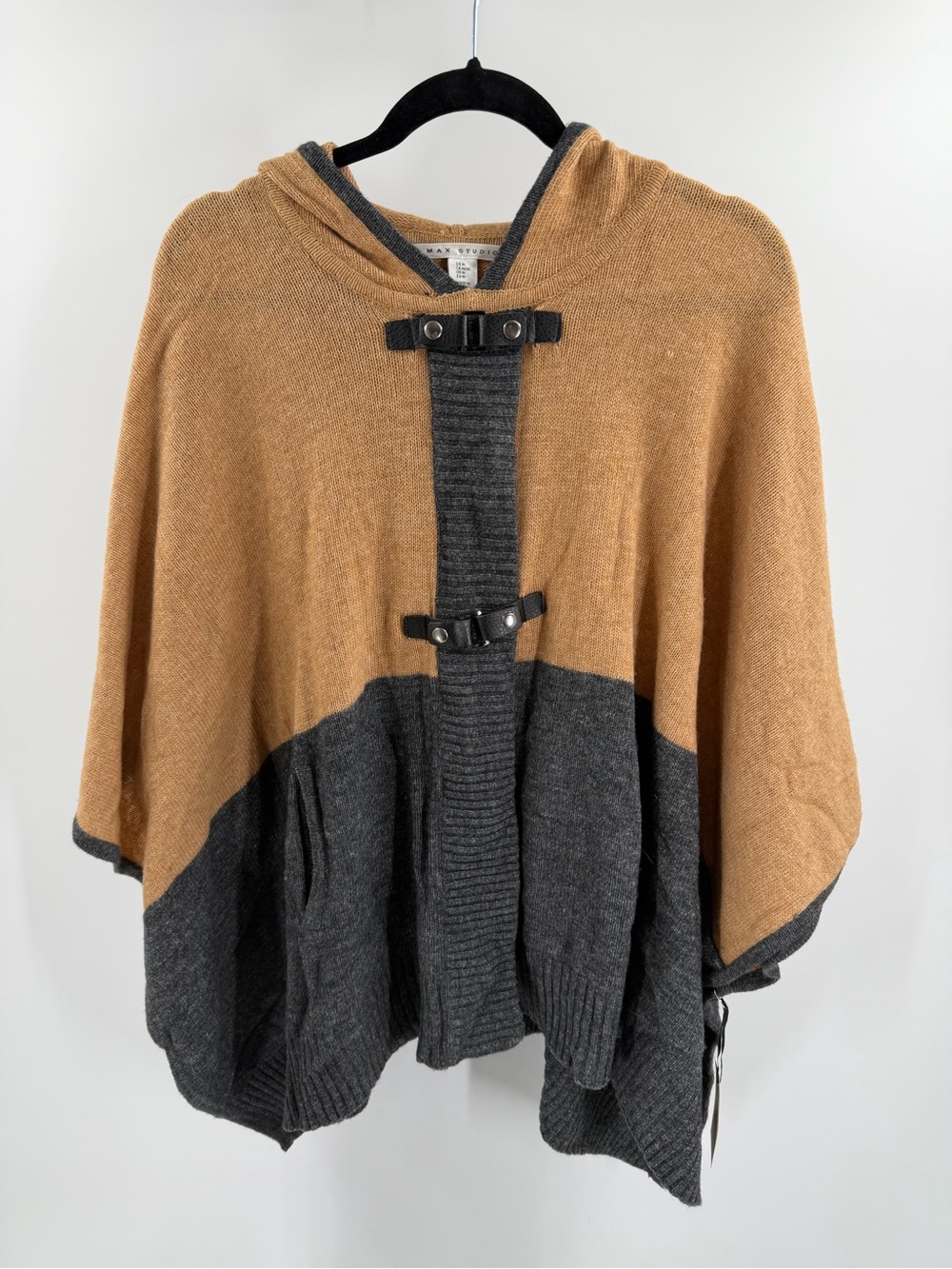 Max Studio Lambswool camel brown gray buckle detail hooded sweater poncho medium